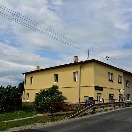 Penzion Oso Vrbov Eksteriør billede